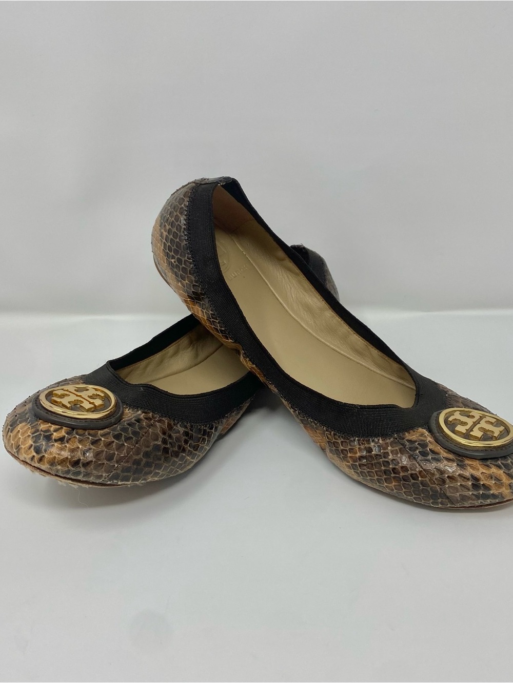 Tory Burch Caroline snake print leather ballet flats gold logo medallion  Sz 8M - Picture 2 of 8
